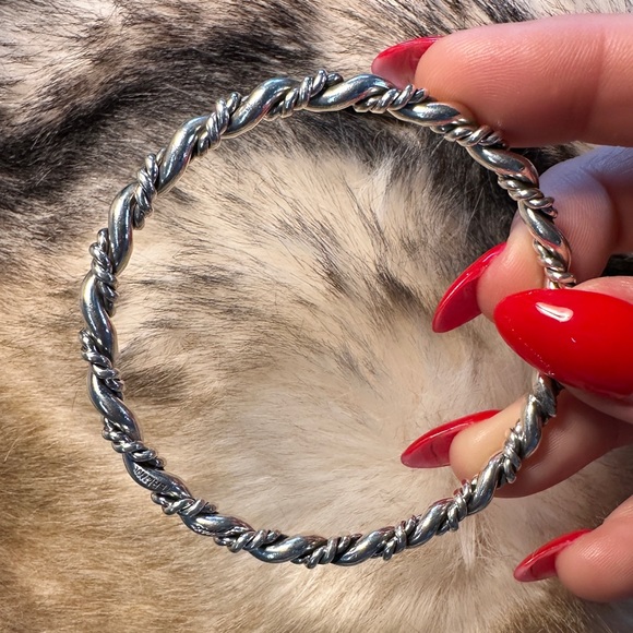 Authentic Navajo Signed Heavy Gauge Sterling Silver Bangle Bracelet - Picture 3 of 8